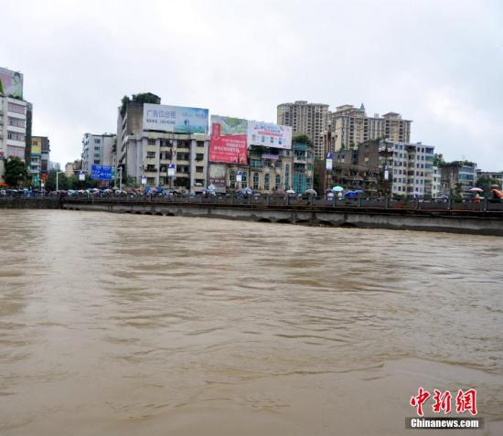 7月15日，貴州湄潭縣普降大到暴雨，遭受二十年一遇的洪澇災(zāi)害。