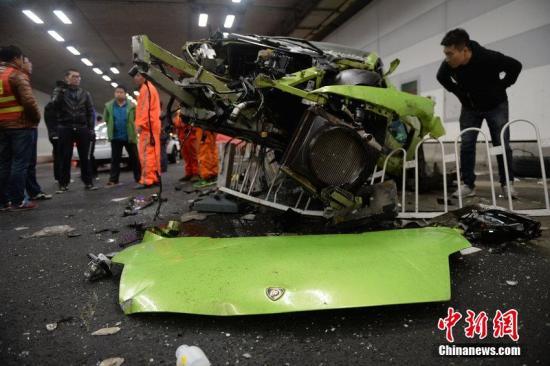 北京豪車飆車案今日開審兩司機(jī)被訴危險(xiǎn)駕駛罪