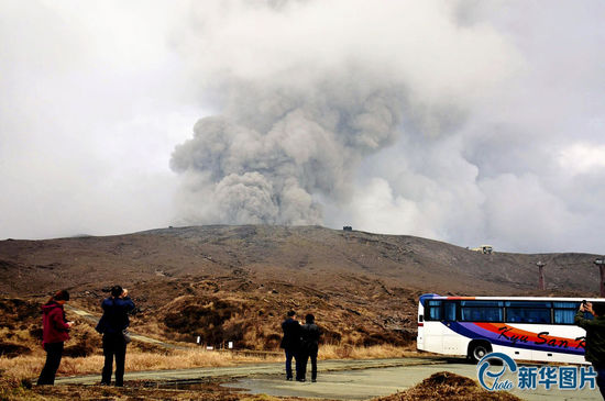 日本阿蘇中岳火山發(fā)生噴發(fā) 噴煙高達1000米