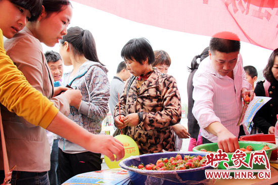 河南電臺(tái)農(nóng)村廣播在綠博園舉辦第二屆雙色美食匯