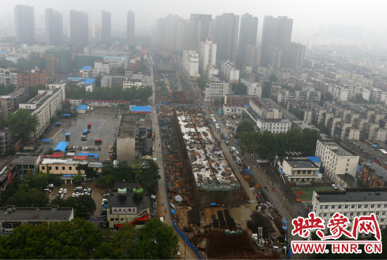 明年春節(jié)前高架橋部分道路將建成通車。