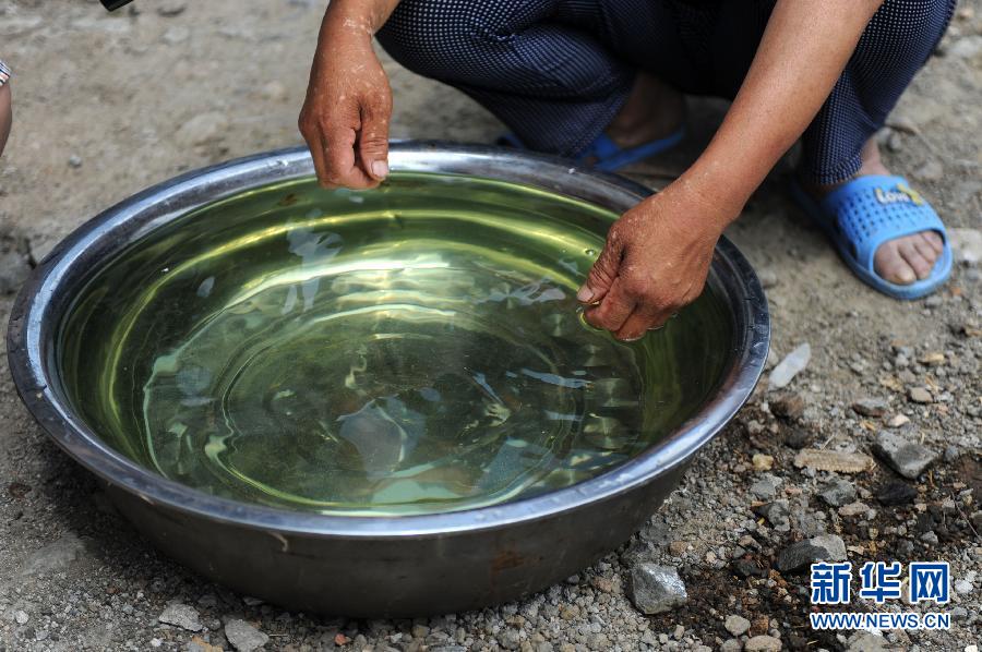 地下水成“綠茶”　污染二十多年該誰治？