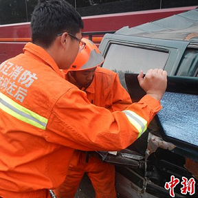 內(nèi)蒙古通遼三車相撞