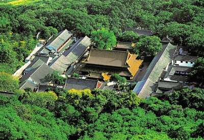 海天佛國寺寺恢宏 養(yǎng)生素食普陀山