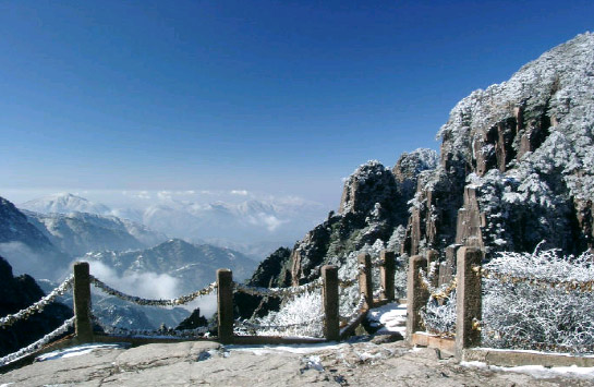 黃山景區(qū)冬季特色優(yōu)惠相約黃山之巔看雪