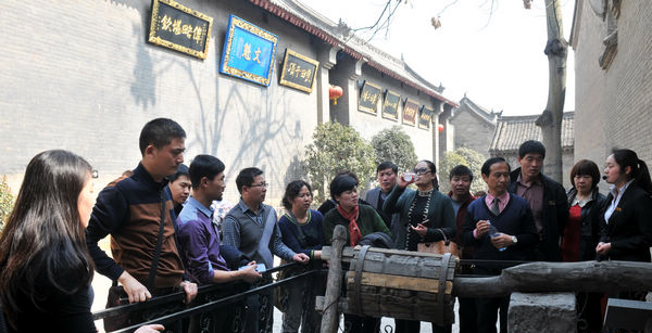 康百萬莊園、杜甫故里景區(qū)迎江蘇旅游踩線團(tuán)