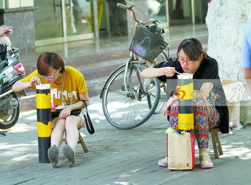 　“吃貨”們的智慧總讓人拍案叫絕