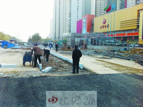 地鐵1號(hào)線(xiàn)桐柏路站道路施工現(xiàn)場(chǎng)