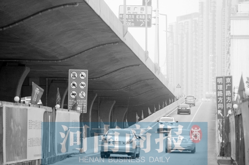 隴海路高架大學(xué)路南側(cè)西向東上橋匝道，后天就要封閉了