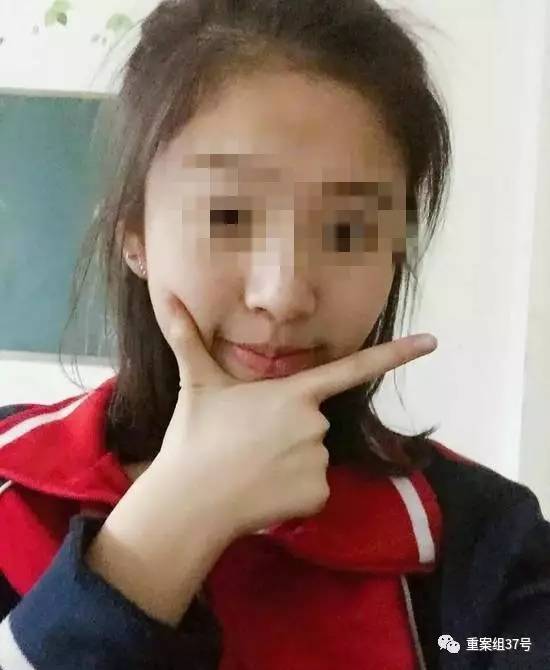 17歲高中男生教室里掐死女同學(xué)，被訴故意殺人和強(qiáng)奸