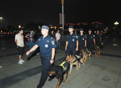 濟(jì)源市公安機(jī)關(guān)組織警力開展交通秩序大整頓