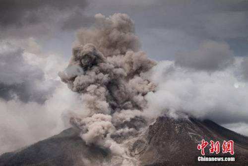 印尼錫納朋火山噴發(fā)