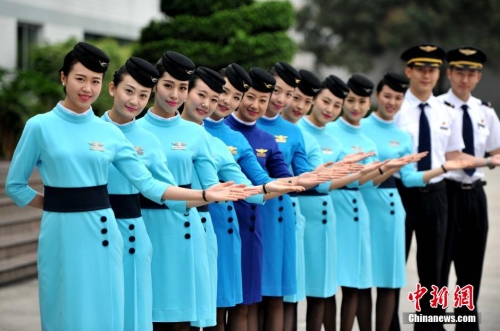 廈航空乘全面換裝 新制服凸顯國(guó)際范