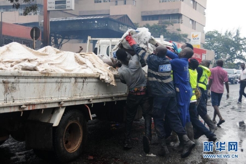 加納加油站大火 死亡人數(shù)超過(guò)200人