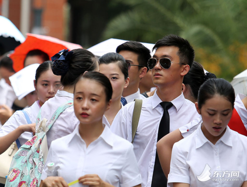 上海千名俊男靚女應(yīng)聘空乘