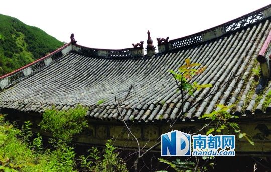 　照光寺在致歉微博中稱，該寺位于蒼山之上，年久失修，且沒有防火通道。