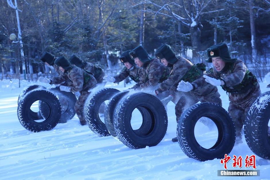 北疆官兵零下32度雪地冬訓