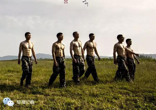 軍校學(xué)員變身“肌肉男”硬漢