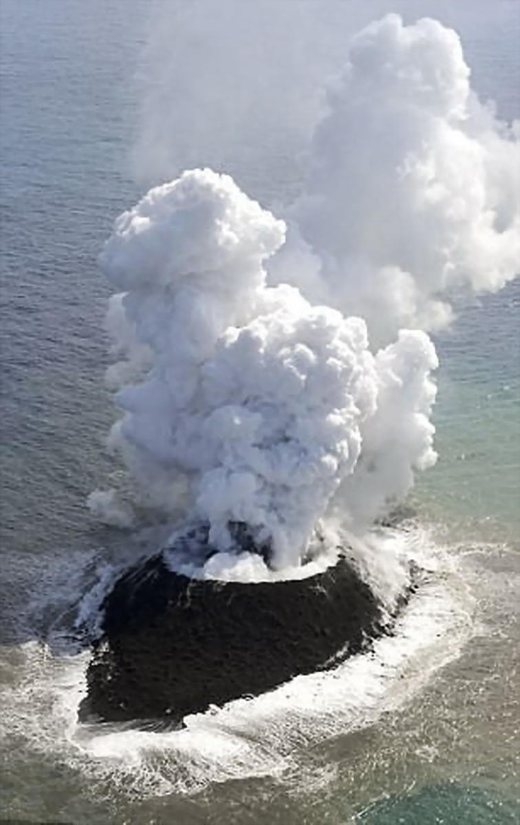 太平洋海底火山噴發(fā)催生新島嶼