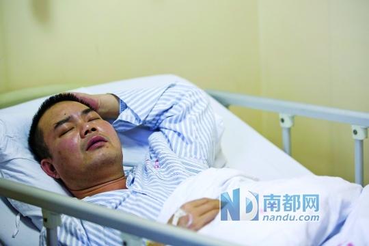 男子買煙賒賬被拒刀砍父子倆 叫囂“我會功夫”