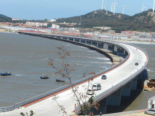 山東首座海島跨海大橋建成通車。（資料圖）